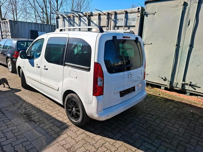 Gebraucht Citroën Berlingo Exclusive 111 PS (81 kW) 2010 Weiß Van / Kleinbus
