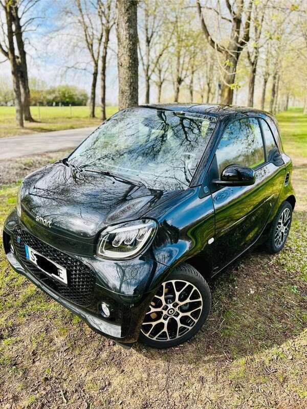 Schwarz Gebraucht 2020 Smart ForTwo Electric Drive Kleinwagen | 13.499 € (Teuer) - Bild 1/4