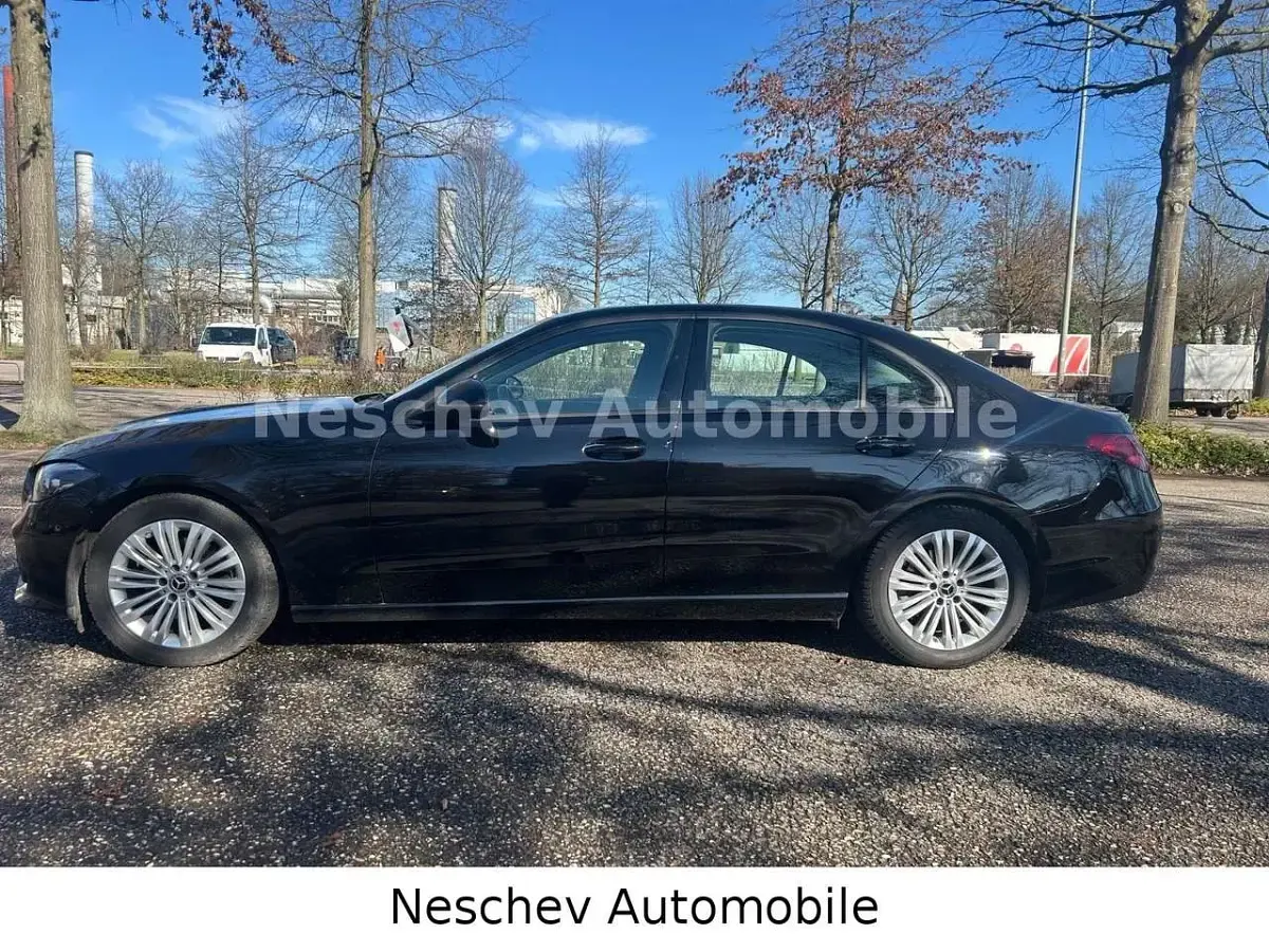 Gebraucht Mercedes C200 Premium 163 PS (119 kW) 2023 Schwarz Limousine