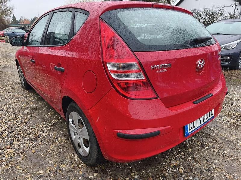 Gebraucht Hyundai i30 Edition+ 109 PS (80 kW) 2009 Shine red Kleinwagen