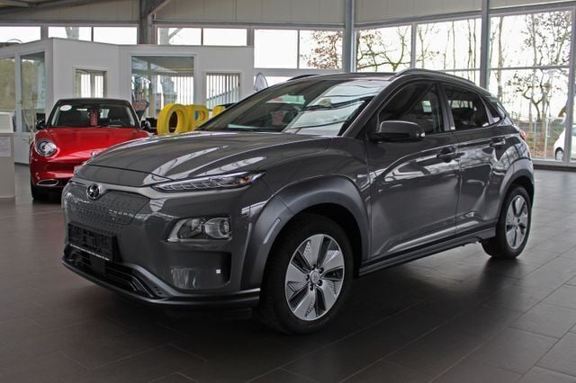 Grau Gebraucht 2020 Hyundai Kona Advantage SUV | 18.490 € (Fairer Preis) - Bild 1/4