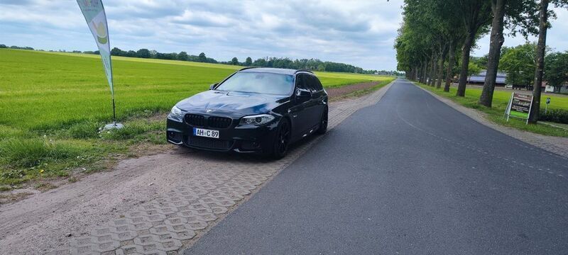 Schwarz Gebraucht 2011 BMW 530 Performance Kombi | 11.499 € (Teuer) - Bild 1/4