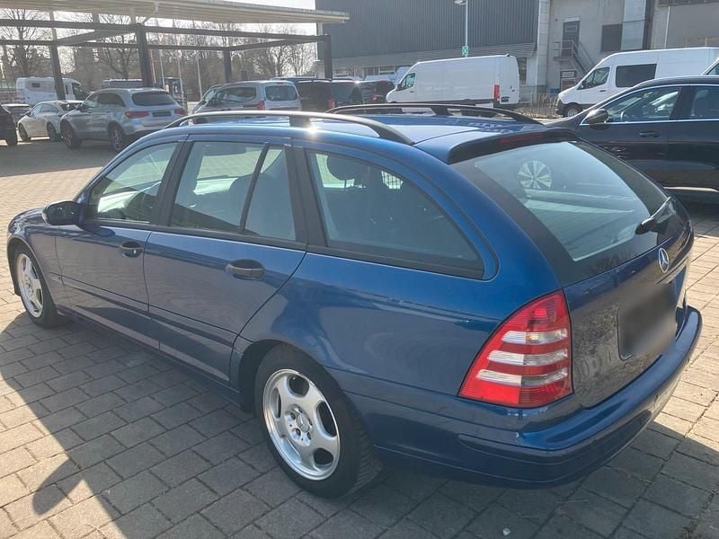 Gebraucht Mercedes C220 150 PS (110 kW) 2005 Blau Kombi