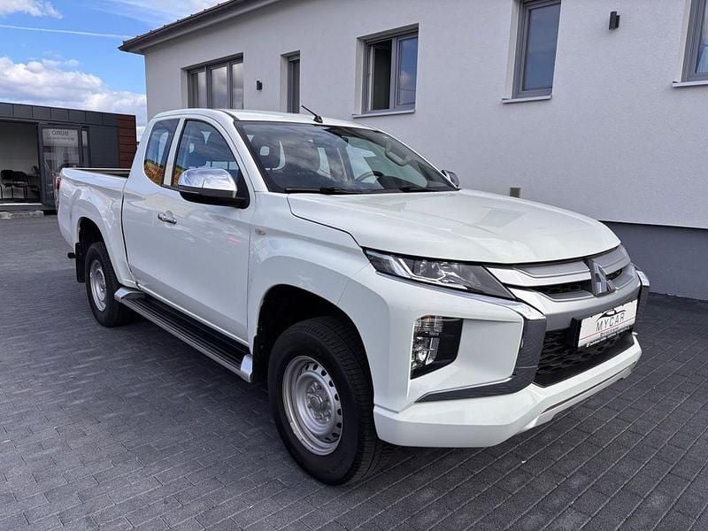 Gebraucht Mitsubishi L200 Basis 150 PS (110 kW) 2020 Weiß Pickup