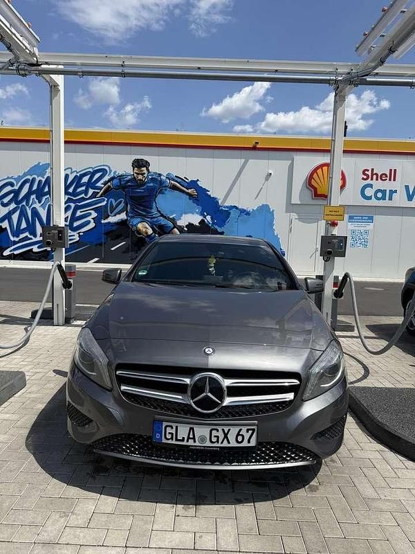 Silber Gebraucht 2013 Mercedes A200 Limousine | 8.999 € (Fairer Preis) - Bild 1/4