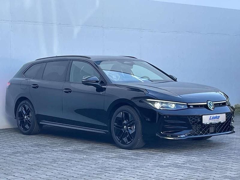 Neu VW Passat Pro 150 PS (110 kW) 2026 Grenadillschwarz metallic Kombi