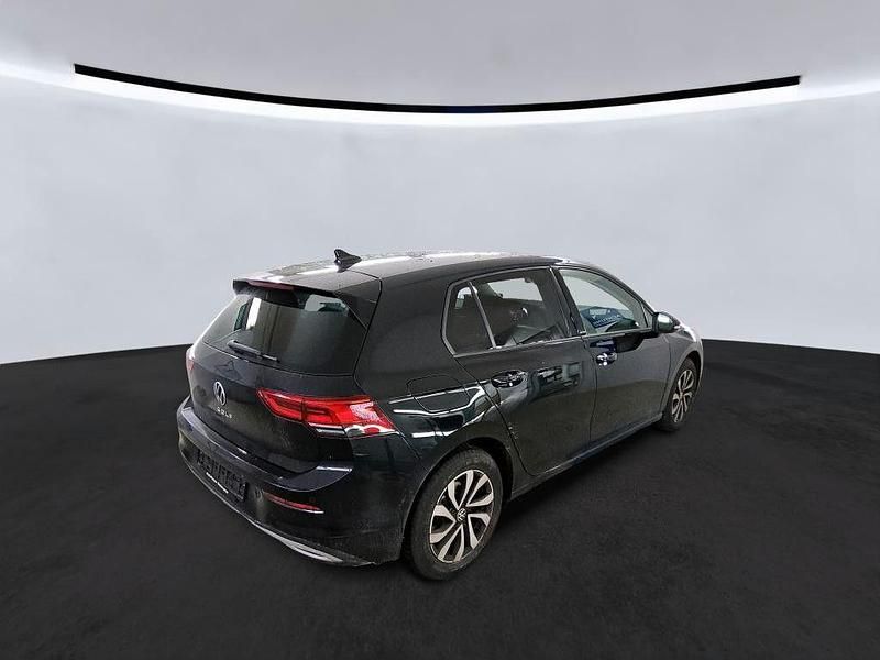 Gebraucht VW Golf VIII Active 150 PS (110 kW) 2023 Schwarz Limousine