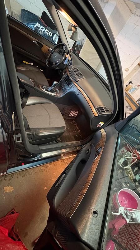 Gebraucht Mercedes E280 231 PS (169 kW) 2005 Schwarz Limousine