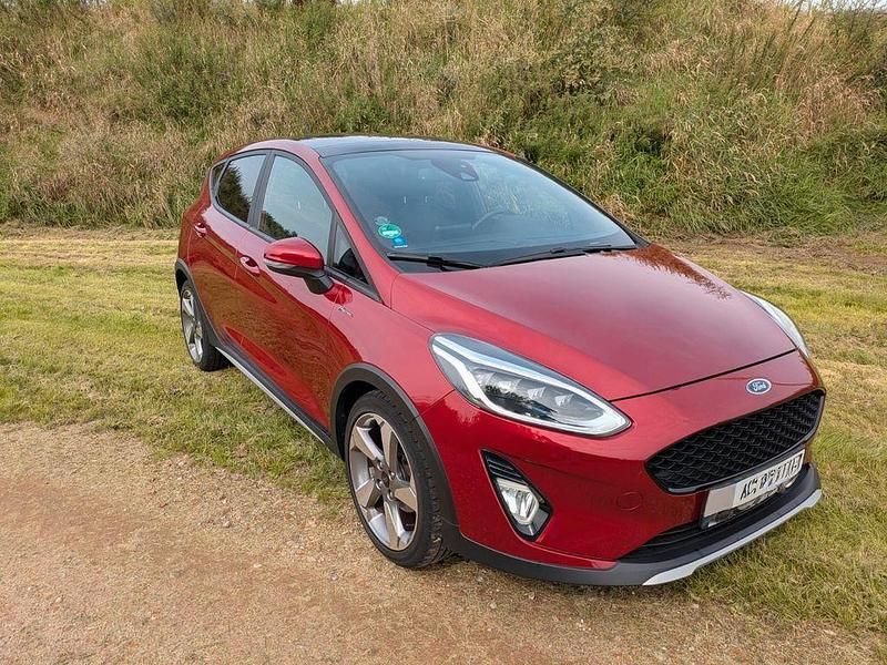 Rot Gebraucht 2018 Ford Fiesta Active Kleinwagen | 10.950 € (Superpreis) - Bild 1/4