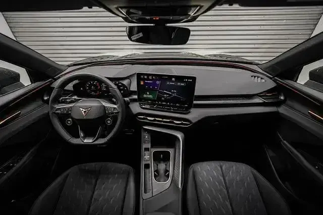 Second-hand Cupra Terramar 204 CP (150 kW) 2025 Negru SUV