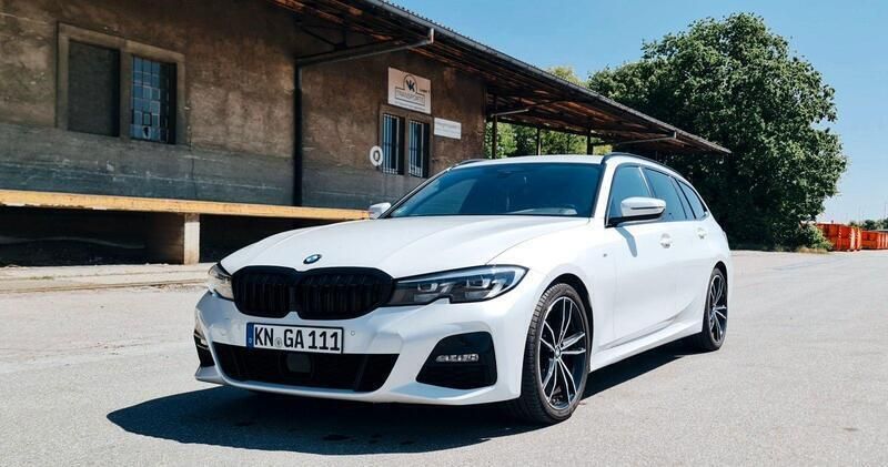 Weiß Gebraucht 2020 BMW 320 M Sport Kombi | 25.900 € (Superpreis) - Bild 1/4