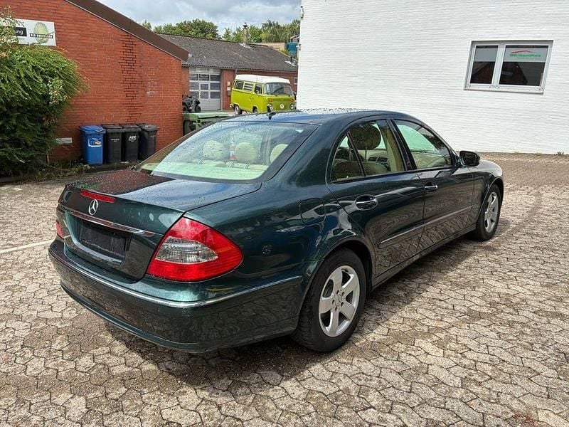 Gebraucht Mercedes E300 Elegance 211 PS (155 kW) 2008 Grün Limousine