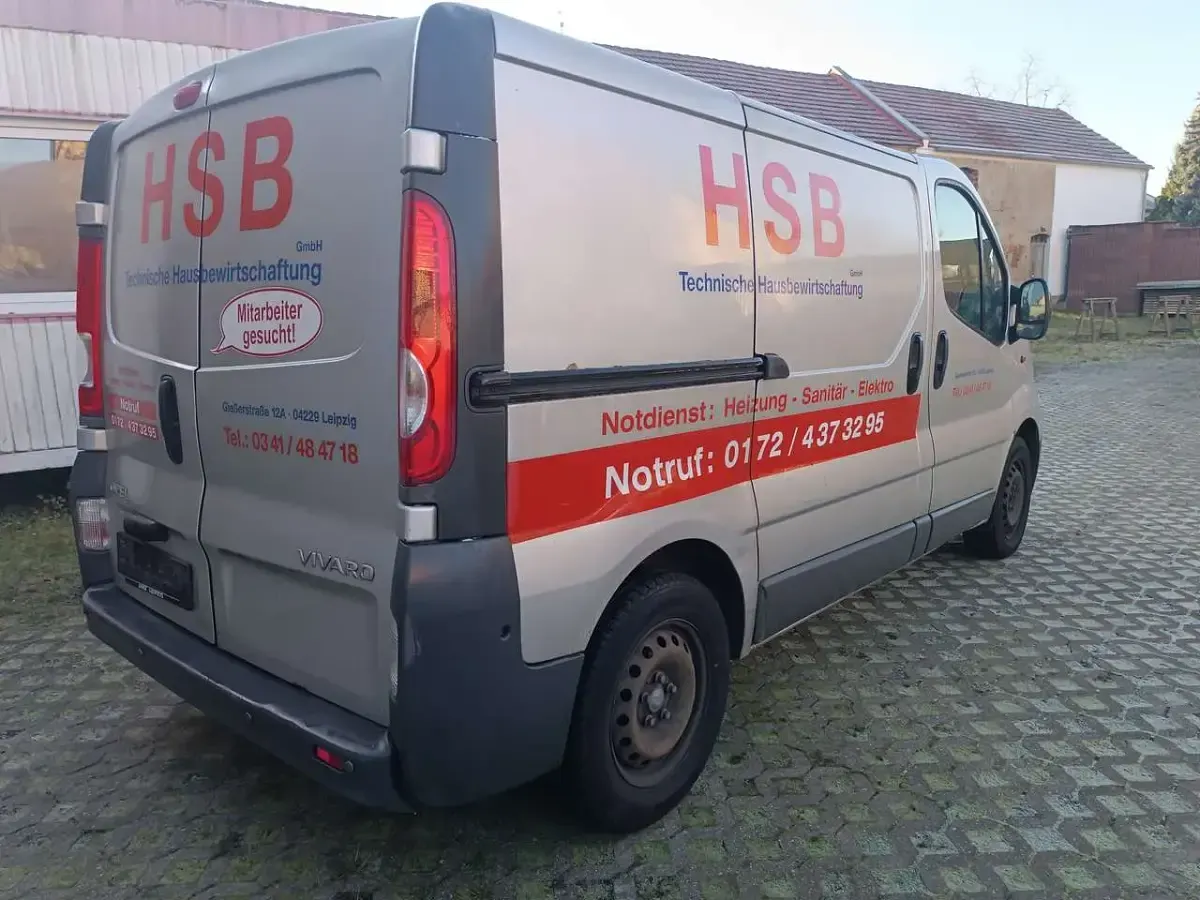 Używany Opel Vivaro 90 KM (66 kW) 2013 Srebrny Minivan