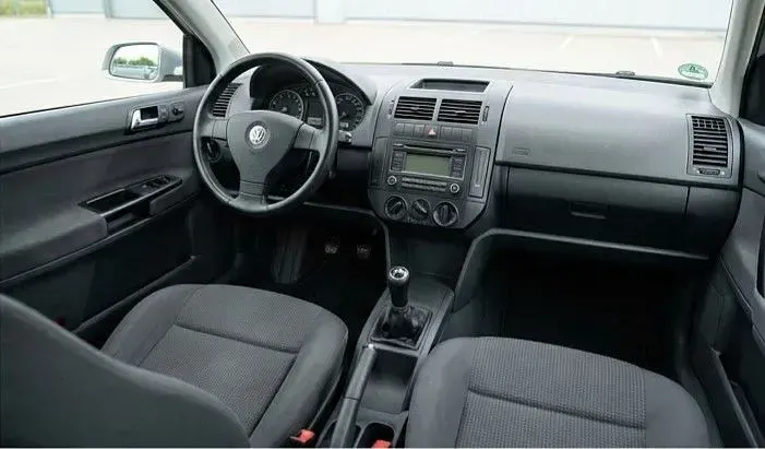 Gebraucht VW Polo 54 PS (39 kW) 2005 Silber Limousine