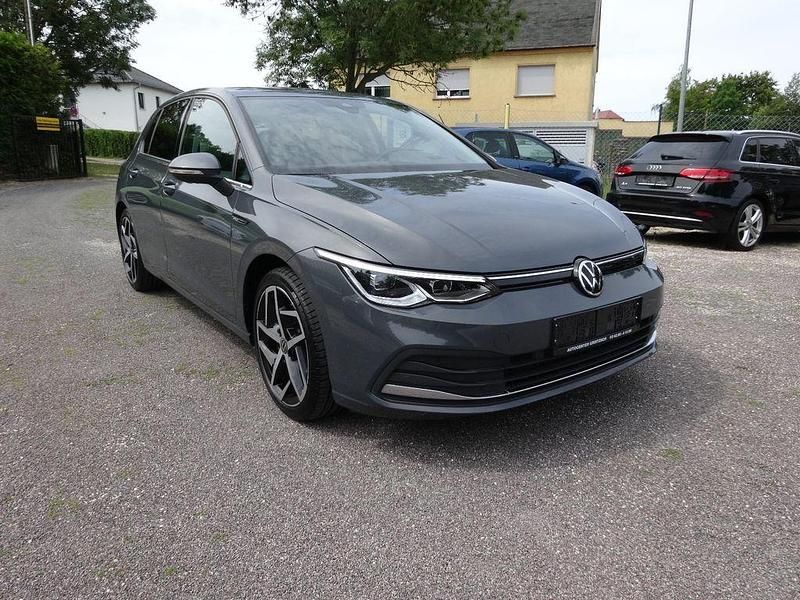 Grau Gebraucht 2020 VW Golf VIII Style Limousine | 17.999 € (Fairer Preis) - Bild 1/4
