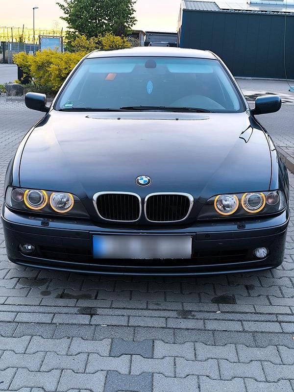 Second-hand BMW 520 170 CP (125 kW) 2002 Albastru Berlinǎ