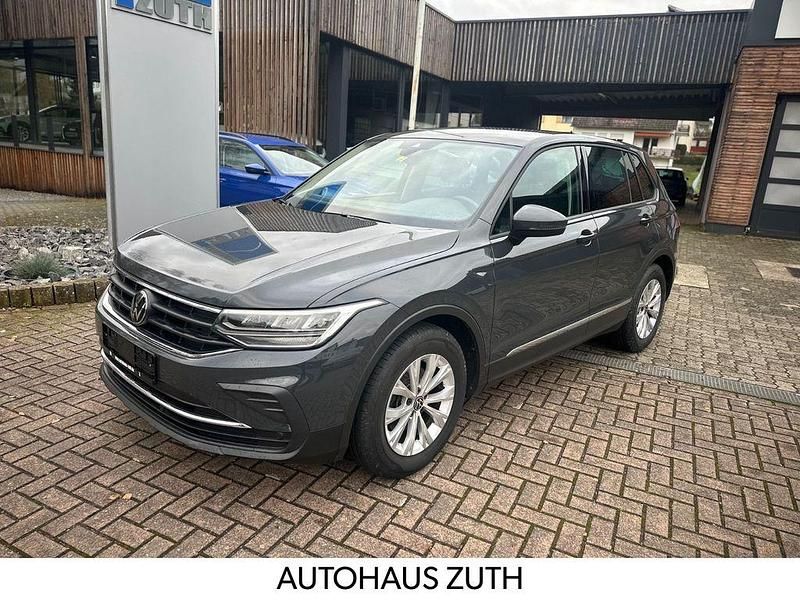 Gebraucht VW Tiguan 150 PS (110 kW) 2022 Grau SUV