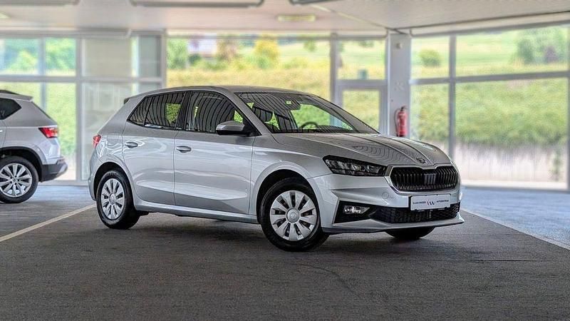 Silber Gebraucht 2023 Skoda Fabia Selection Limousine | 14.990 € (Guter Preis) - Bild 1/4