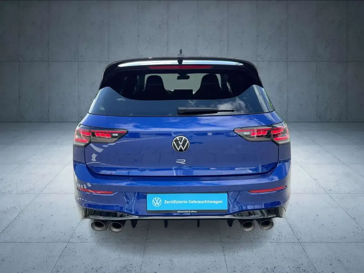 Gebraucht VW Golf VIII R 333 PS (244 kW) 2025 Lapiz blue metallic Limousine