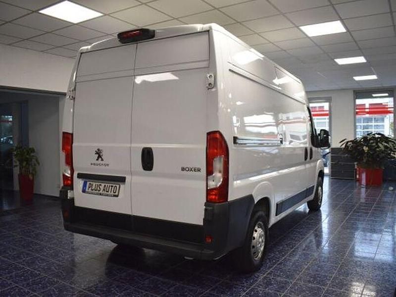 Gebraucht Peugeot Boxer 140 PS (102 kW) 2023 Weiss icy Van