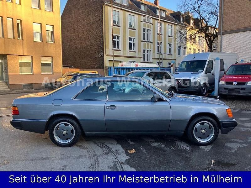 Gebraucht Mercedes 230 132 PS (97 kW) 1989 Grau Coupé