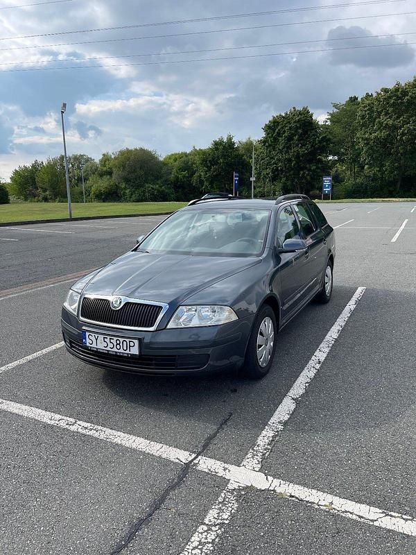Grau Gebraucht 2008 Skoda Octavia Kombi | 4.700 € - Bild 1/4