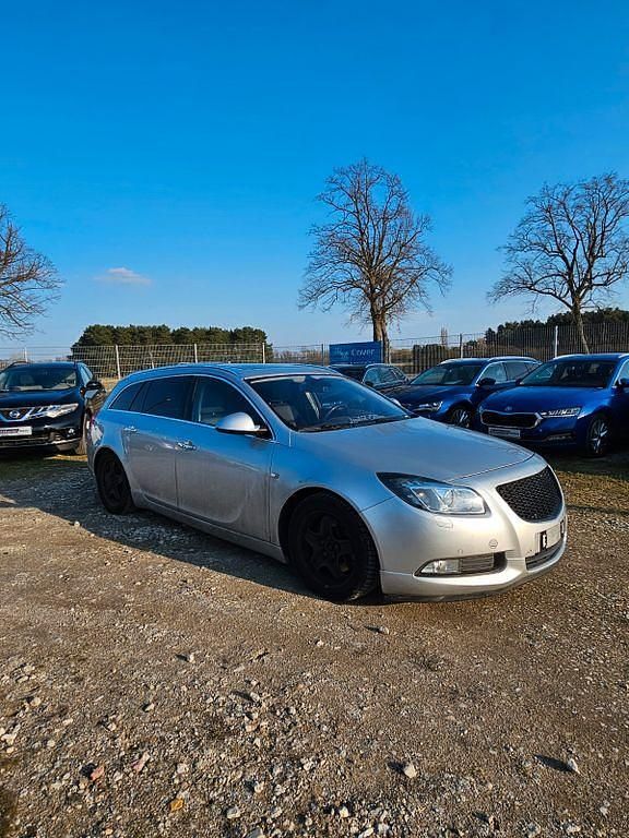 Gebraucht Opel Insignia Cosmo 260 PS (191 kW) 2009 Silber Kombi