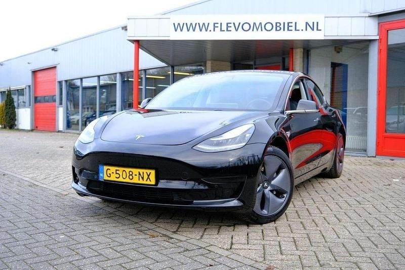 Gebraucht Tesla Model 3 Standard Range 175 kW (238 PS) 2019 Schwarz Limousine