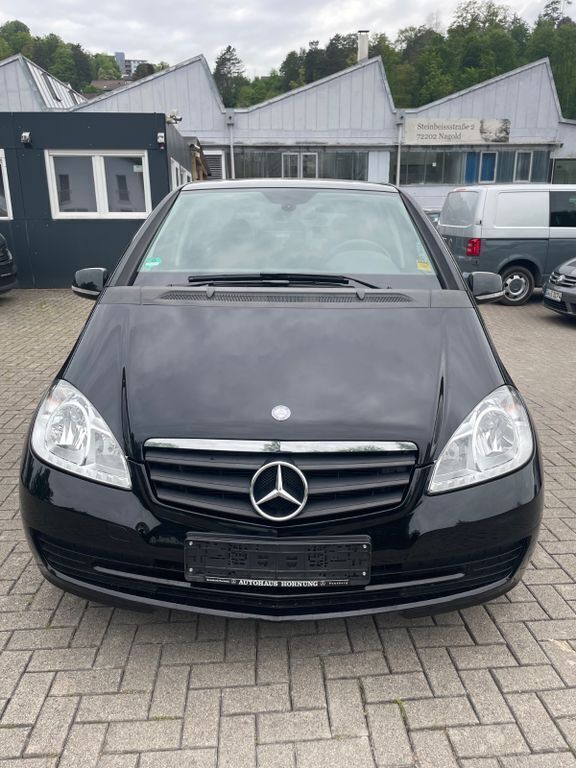 Schwarz Gebraucht 2011 Mercedes A180 Limousine | 6.990 € (Fairer Preis) - Bild 1/4