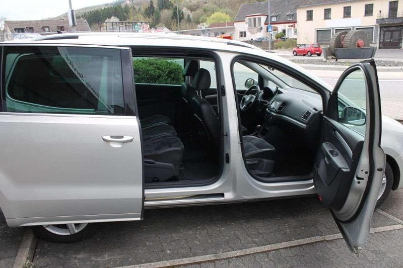 Gebraucht VW Sharan Highline 170 PS (125 kW) 2012 Beigr (metallic) Van / Kleinbus