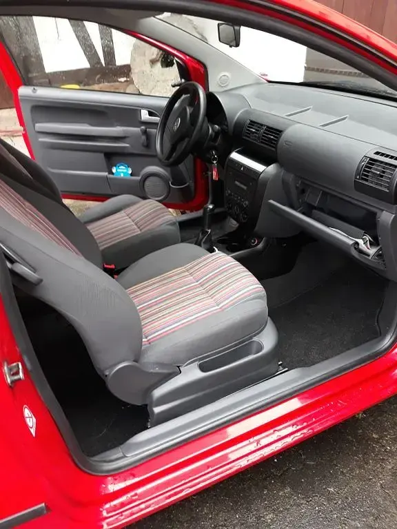 Używany VW Fox 54 KM (39 kW) 2006 Czerwony Hatchback