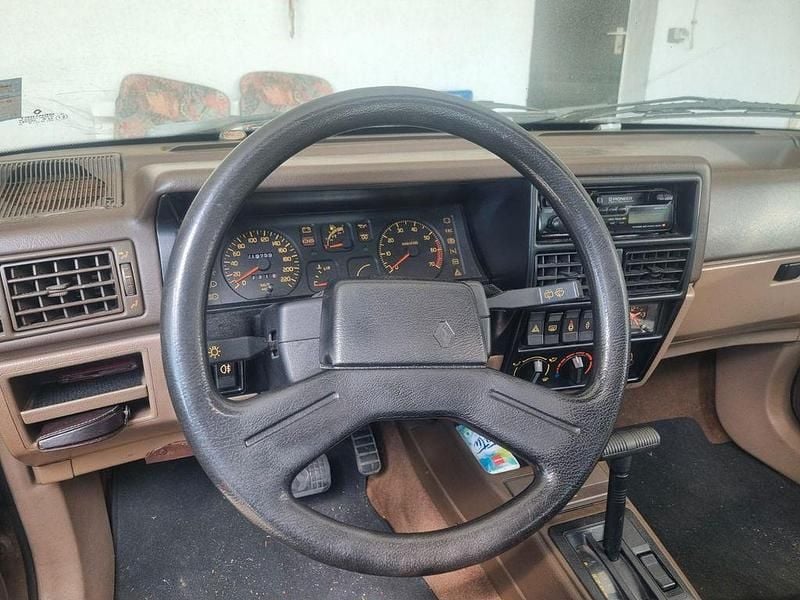 Second-hand Renault 19 73 CP (53 kW) 1991 Bej Berlinǎ