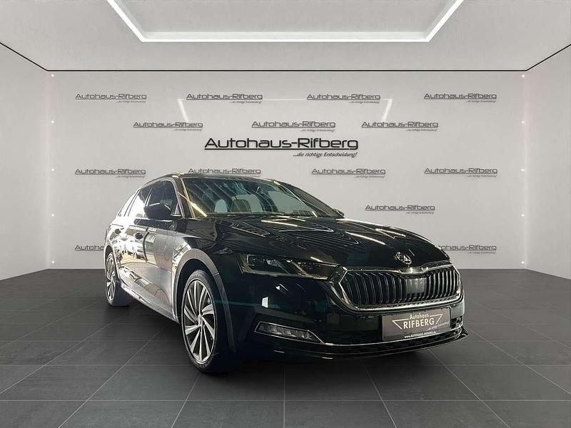 Gebraucht Skoda Octavia Style 204 PS (150 kW) 2023 Schwarzmagic perleffekt Kombi