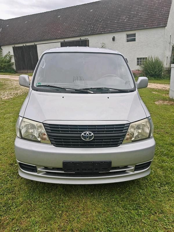 Silber Gebraucht 2009 Toyota HiAce T4 Van / Kleinbus | 8.899 € - Bild 1/4