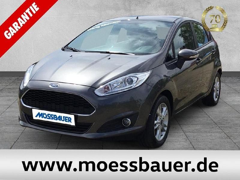 Grau (metallic) Gebraucht 2016 Ford Fiesta Kleinwagen | 10.985 € (Teuer) - Bild 1/4