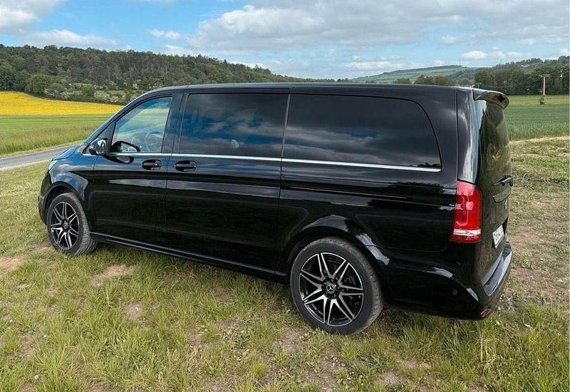 Gebraucht Mercedes V300 Avantgarde Edition 237 PS (174 kW) 2022 Schwarz Van / Kleinbus