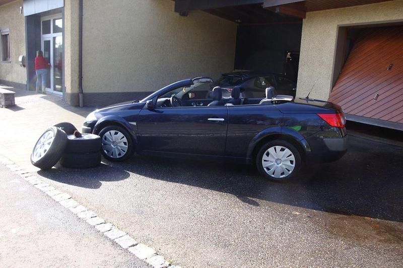 Gebraucht Renault Mégane Cabriolet Exception 135 PS (99 kW) 2008 Blau Cabrio