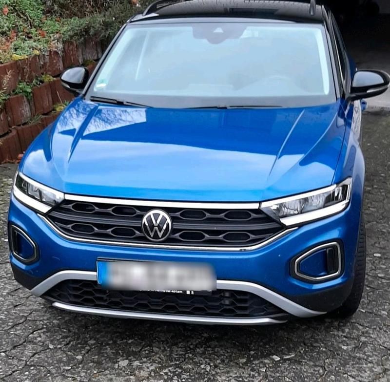 Blau Gebraucht 2023 VW T-Roc SUV | 20.500 € (Guter Preis) - Bild 1/4