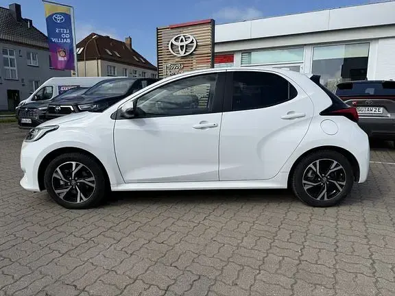 Gebraucht Toyota Yaris Comfort 116 PS (85 kW) 2024 Super white Kleinwagen