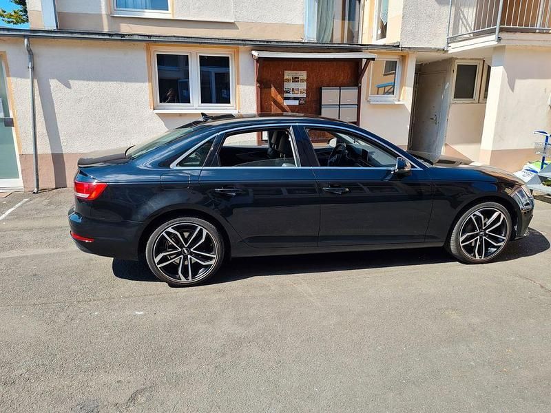 Gebraucht Audi A4 Sport 190 PS (139 kW) 2017 Schwarz Limousine