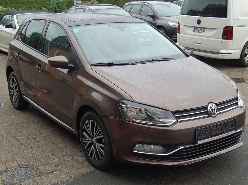 Braun Gebraucht 2017 VW Polo Allstar Kleinwagen | 12.990 € (Fairer Preis) - Bild 1/4