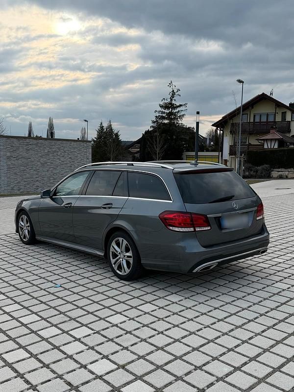 Gebraucht Mercedes E350 AMG line 265 PS (194 kW) 2016 Silber Kombi