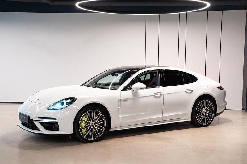 Weiß Gebraucht 2017 Porsche Panamera Turbo S Limousine | 69.900 € (Fairer Preis) - Bild 1/4