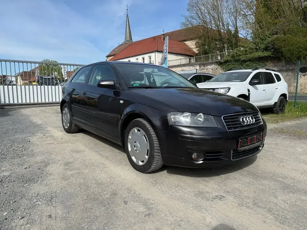 Second-hand Audi A3 Ambition 102 CP (75 kW) 2003 Gri Hatchback