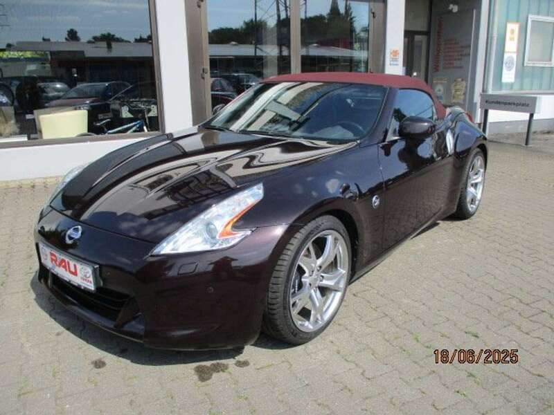 Black rose aubergineton Gebraucht 2011 Nissan 370Z Pack Cabrio | 20.890 € (Etwas zu teuer) - Bild 1/4