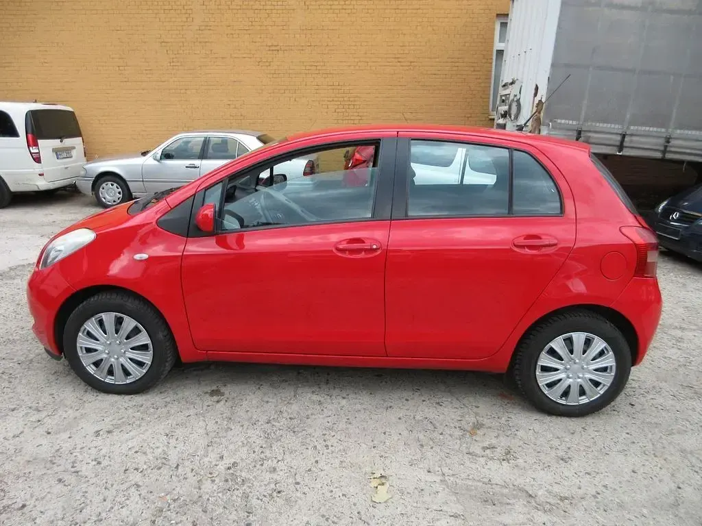 Gebraucht Toyota Yaris 87 PS (63 kW) 2006 Rot Limousine