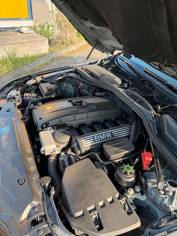 Gebraucht BMW 530 272 PS (200 kW) 2007 Grau Kombi