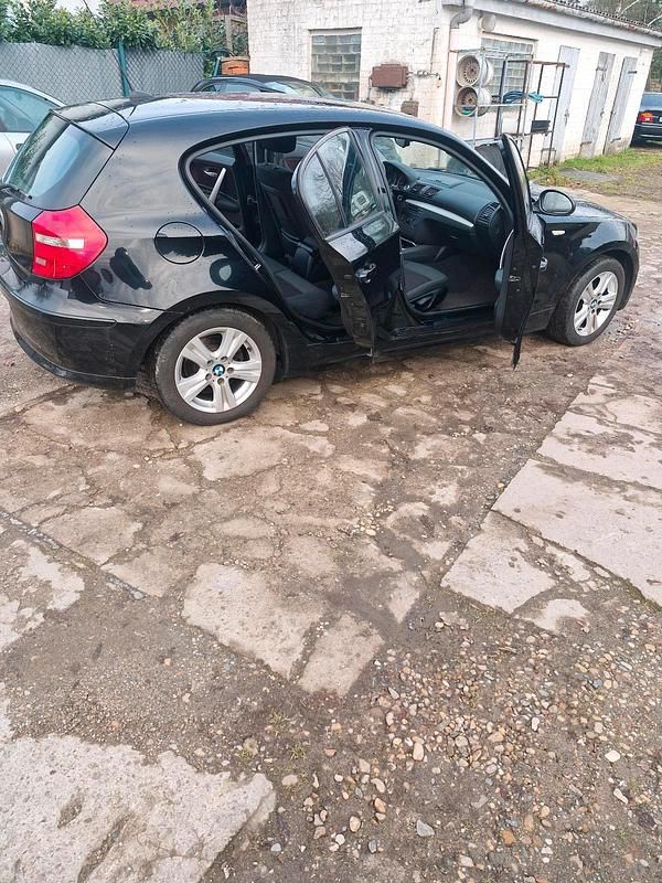 Gebraucht BMW 116 120 PS (88 kW) 2009 Schwarz Kleinwagen