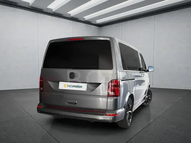 Używany VW Multivan 204 KM (150 kW) 2021 Szary Minivan