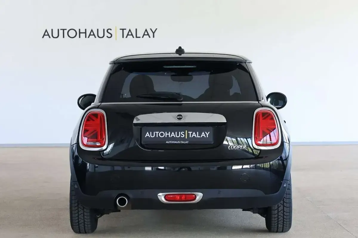 Gebraucht Mini Cooper 136 PS (100 kW) 2021 Schwarz(metallic) Kleinwagen